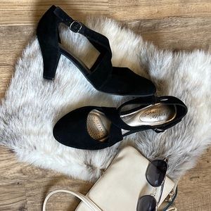 Dexflex Comfort Macie Cross Strap Pump